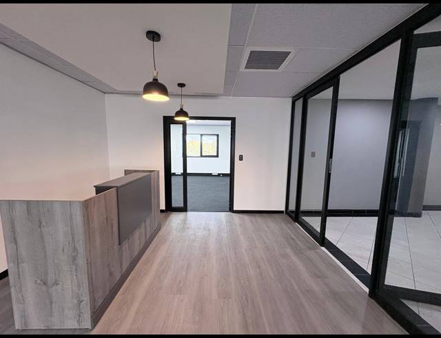 739M² OFFICE TO LET IN MIDRIDGE PARK